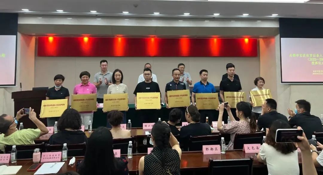 如何利用篮球青训营提升个人技术和团队协作?_0